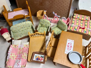 日本森贝儿家族娃娃家族家具玩偶套装儿童巧克力兔公仔