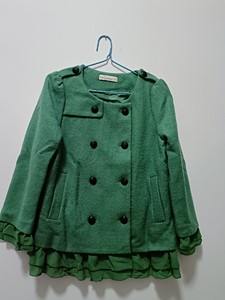 雅奴天使品牌绿色呢子大衣，中码，喜欢的看过来！
