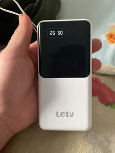 Letv的充电宝九成新，200毫安的，因为充电宝太多想卖一个