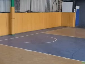 焦作附近篮球场羽毛球地胶安装画线 PVC塑胶地板安装 水泥地