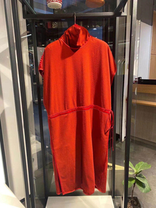 Gucci 全新红色搭袖抽绳连衣裙，倪妮同款，法兰绒羊毛材质