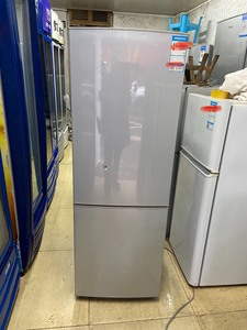 容声家用冰箱，容量176升，九成新。高度1.45米。宽度50