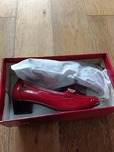 崭新~专柜鹤鸣女式漆皮牛皮女鞋，35码，红色。非百丽，康莉，