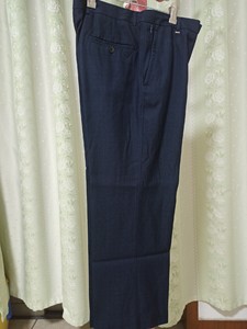 曼洒特男式灰色格秋冬西裤，腰围84厘米，臀围109厘米，裤长