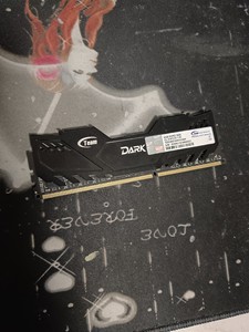 十栓DDR3 内存条8G 1600
