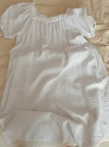 纯白棉麻连衣裙，几乎全新，均码，因本人哺乳期无法穿裙子闲置