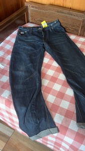 Gstar牛仔裤，最经典的弯刀3301背带系列。W32L32