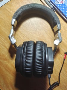 nsist头戴式耳机PG7。原装单元，控制部分是摆设，有线耳