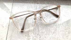 Jins眼镜框 非常轻 茶色偏粉 半透明