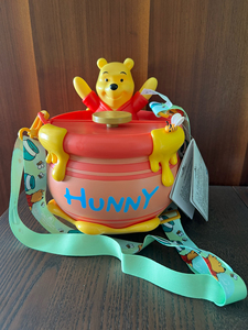 上海迪士尼噗噗爆米花桶，磁吸维尼熊，蜂蜜罐可开门，底盘可手动