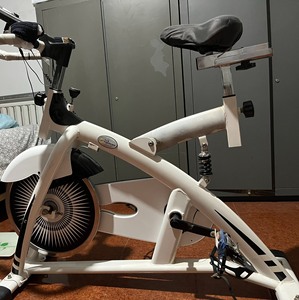 伊吉康骑士5号室内静音动感单车家用运动健身器材