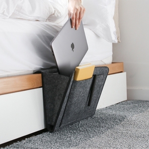 北欧简约床边挂袋毛毡遥控器平板手机收纳神器寝室卧室沙发置物袋