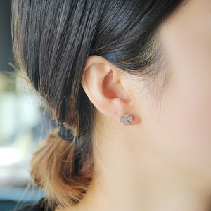 四叶草耳钉女可爱简约韩版镀18K钛钢玫瑰金时尚花朵耳环气质耳饰