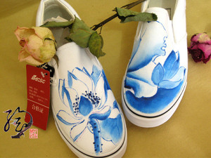 中国风格手绘板鞋水墨荷花天蓝色低帮平底帆布鞋文艺DIY学生鞋子