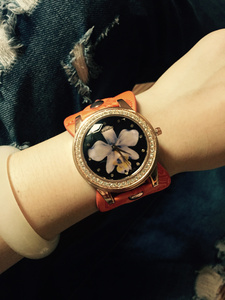 女生韩版新款潮流时尚学生手表中学休闲水钻石英表个性防水电子表