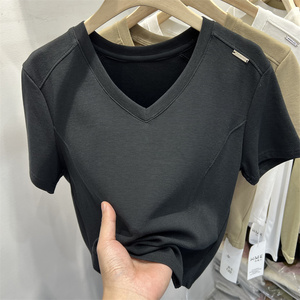 热销中欧货V领贴标衣袖T恤女2023夏装新款设计感衫气减龄体恤小洋