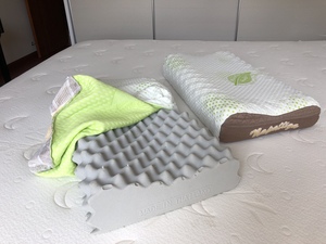 泰国娜帕蒂卡napattiga乳胶枕 原装进口天然橡胶枕头 成人竹炭枕