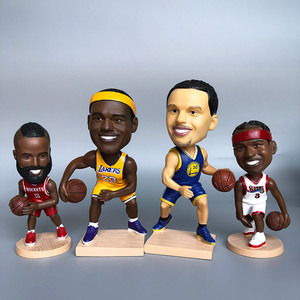 艾弗森詹姆斯科比韦德哈登库里汤普森公仔手办篮球玩偶模型摆件 阿里巴巴找货神器