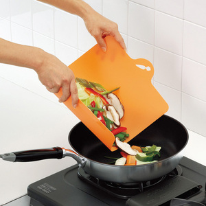厨房菜板薄款塑料可弯曲砧板切水果蔬菜案板分类砧板防滑切菜板