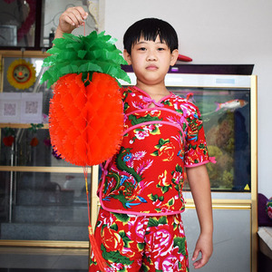 厂家销售蜂窝塑纸大红菠萝灯笼节庆喜庆菠萝形塑纸灯笼可定做广告