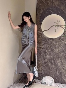 中国风女装轻奢高级感气质名媛新中式灰色马甲连衣裙两件套装夏季