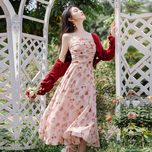 绝美奶fufu套装夏装女温柔法式浪漫复古红色碎花吊带连衣裙搭开衫