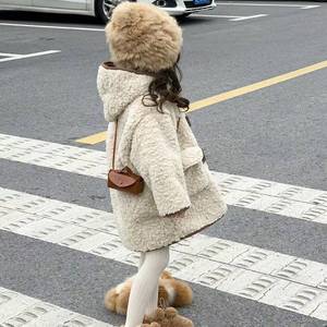 代购女童2023新款秋冬外套加绒加厚洋气时髦宝宝羊羔绒韩版毛毛衣