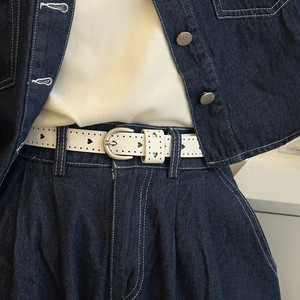 时髦个性爱心镂空皮带韩版新款简约复古白色腰带女士学生牛仔裤带