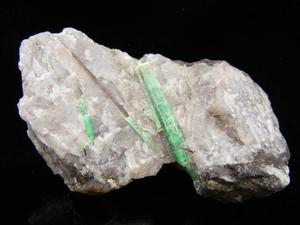 祖母绿原石 宝石原石矿物晶体 原矿石头收藏摆件 绿柱石