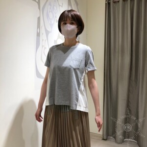 权小威日本代购 SACAI 定番设计 后背压褶系扣 拼接 短袖 TEE