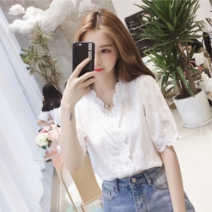雪纺衬衫女2019新款夏装韩版V领上衣短袖洋气设计感小众白色衬衣