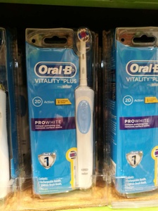 牙刷德国Oral'B欧乐B电动牙刷+2个刷头充电器美白新西兰直发