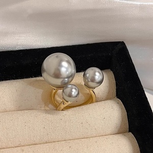 Caring Koko 时尚独特设计灰珍珠戒指2024新款爆款高级感食指指环
