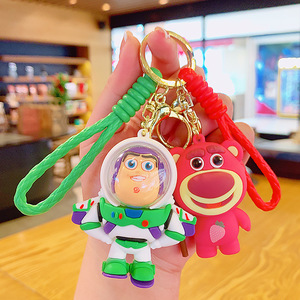 新款圆绳玩具总动员创意可爱卡通钥匙扣草莓小熊书包挂饰情侣礼品