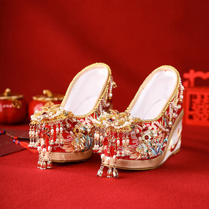 中式秀禾服增高新娘红色古风明制汉服绣花鞋绝美婚鞋禾秀婚纱两穿