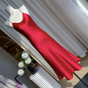 进口醋酸缎面高级感设计炸街气质红色修身性感吊带连衣裙海边度假
