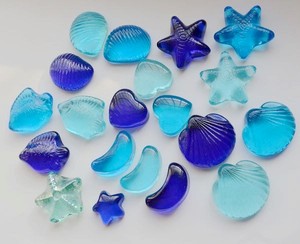 包邮一公斤大小混搭蓝色造型花纹玻璃扁珠家装水族鱼缸造景装饰品