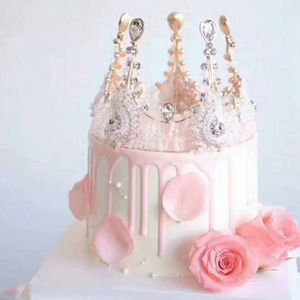 2019新款皇冠蛋糕模型女王公主生日鲜花仿真珍珠摄影开业橱窗样品