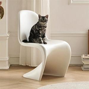 北欧简约设计师可叠放休闲创意户外洽谈网红塑料s型潘东餐桌椅子