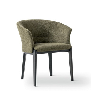 意式极简餐椅设计师创意绒布单椅北欧现代餐厅布艺扶手舒适靠背椅