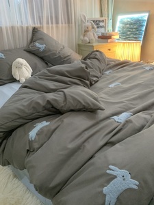 可爱蓝色小兔 简约灰色磨毛床上四件套卡通纯色毛巾绣1.5被罩床品
