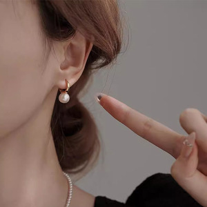 S925纯银法式珍珠耳钉2024年新款爆款耳环轻奢高级感女神节耳扣女