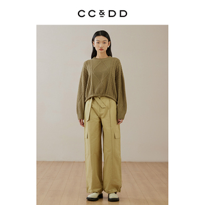 CCDD2024春季新款女装时尚落肩宽松版型军绿色镂空圆领针织套衫