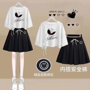 单/套装夏季新款穿搭女学生韩版短款印花T恤+黑色裙子两件套ins潮