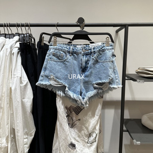 URAX2023夏季新款女装街头风个性破洞高腰毛边牛仔短裤UWL832090