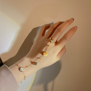 手链连戒指链女韩版个性小众设计网红饰品钛钢不掉色新款气质手饰