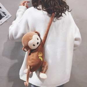 卡通毛绒斜挎包包女2022新款个性可爱小猴子单肩包ins网红玩偶包