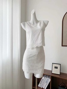 朵来美 纯白浪漫清纯钩花无袖蕾丝上衣套装新款白色短裙两件套
