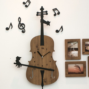 创意木质挂钟音乐教室大提琴音符装饰挂墙时钟客厅挂表静音钟表