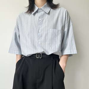 她与偏见 日系清新蓝色条纹衬衫夏季宽松复古慵懒风中性短袖衬衣